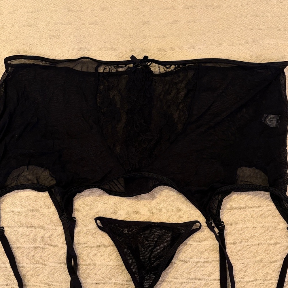 NOT FOR SALE   NWT Sexy Elegant Black Lace waist